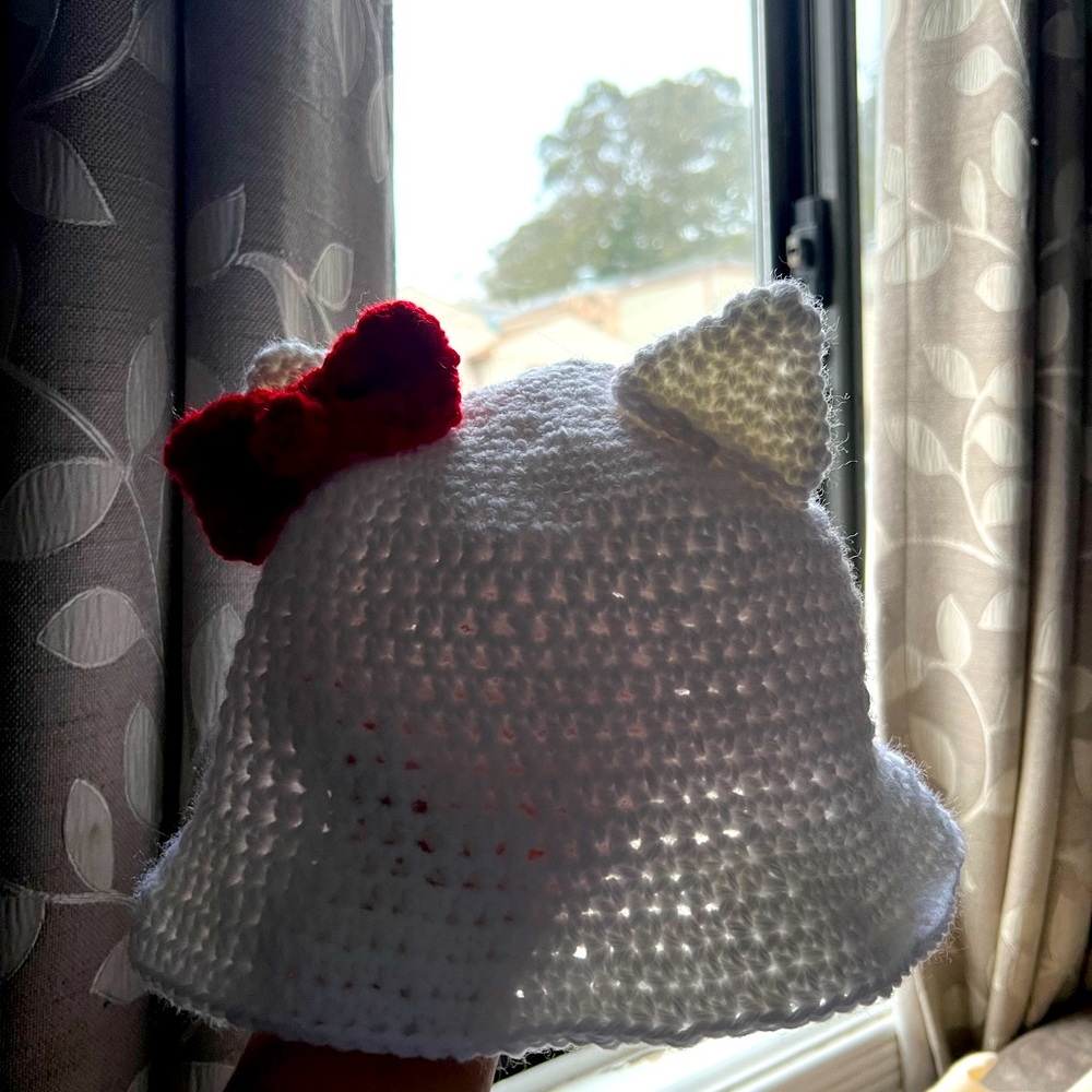 Hand made hello kitty crochet hat